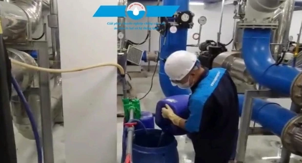 BÁO CÁO TẨY RỬA CONDENSER TẠI BỆNH VIỆN HỒNG NGỌC – DỰ ÁN TIÊU BIỂU CỦA LONG TRƯỜNG VŨ